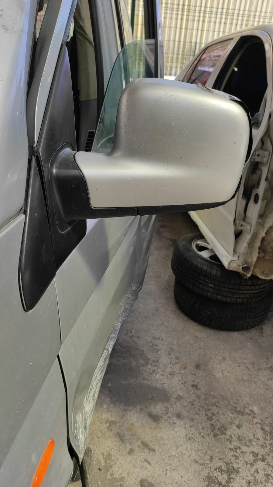 volkswagen-transporter-t-5-cikma-orijinal-sol-dikiz-aynasi Volkswagen Transporter T 5 Çıkma Orijinal Sol Dikiz Aynası