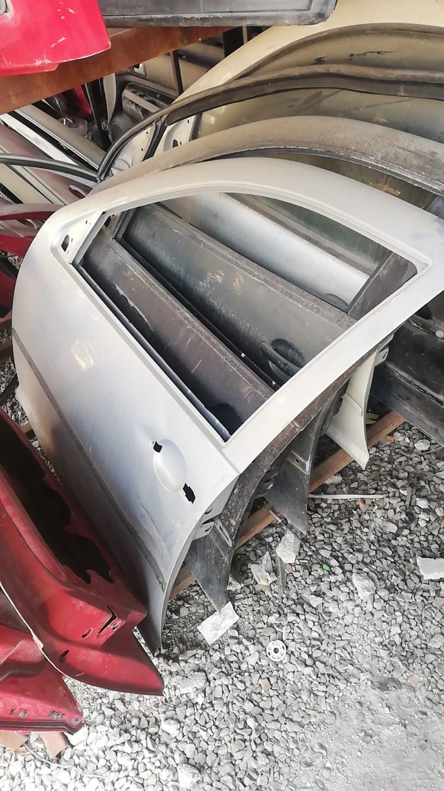 volkswagen-golf-4-cikma-orijinal-sol-on-kapi Volkswagen Golf 4 Çıkma Orijinal Sol Ön Kapı
