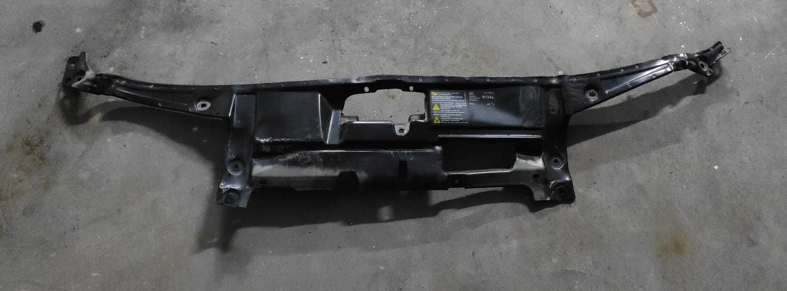 skoda-fabia-cikma-orijinal-panel-ust-demiri Skoda Fabia Çıkma Orijinal Panel Üst Demiri