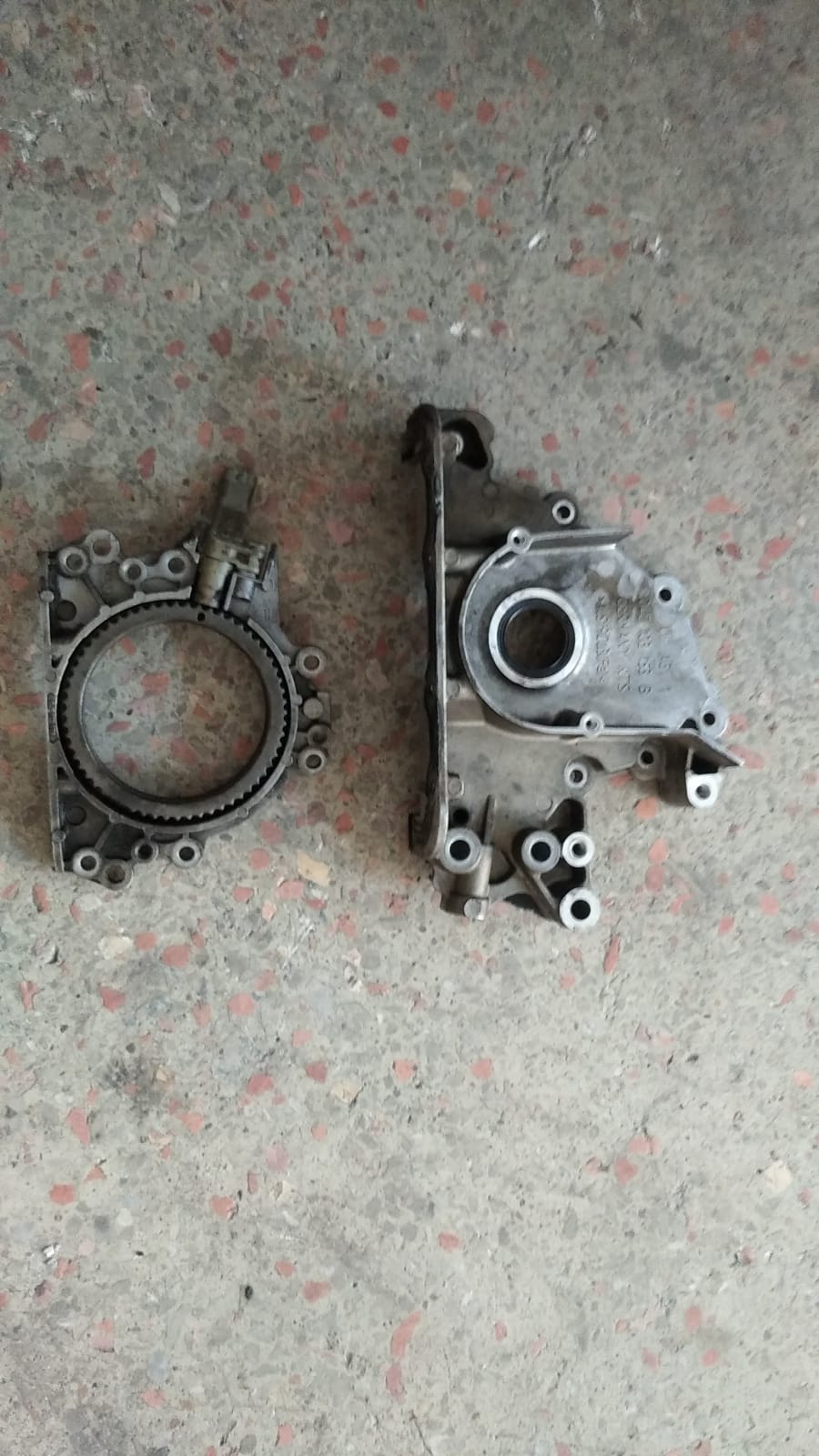 1.4-tsi-cikma-orijinal-cze-motor-yan-keceler 1.4 TSİ Çıkma Orijinal CZE Motor Yan Keçeler