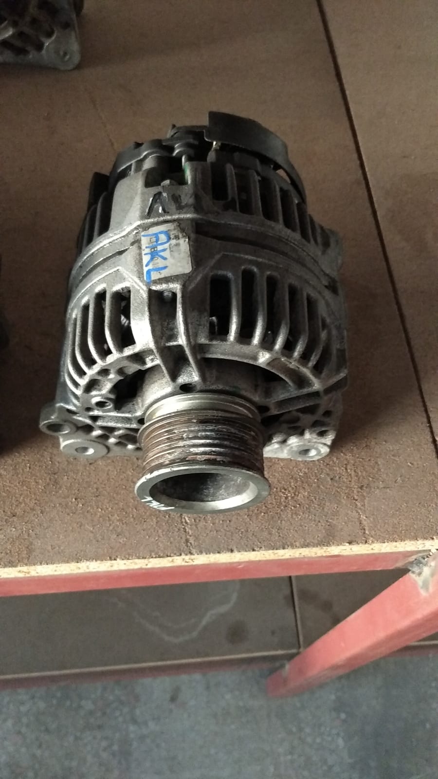 volkswagen-bora-1.6-benzinli-akl-motor-sarj-dinamosu Volkswagen Bora 1.6 Benzinli AKL Motor Şarj Dinamosu