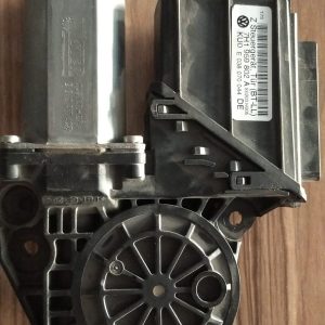 Volkswagen Transporter T 5 Çıkma Sağ Ön Cam Kartı