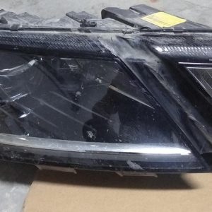 Skoda Octavia Çıkma Orijinal Sağ Far