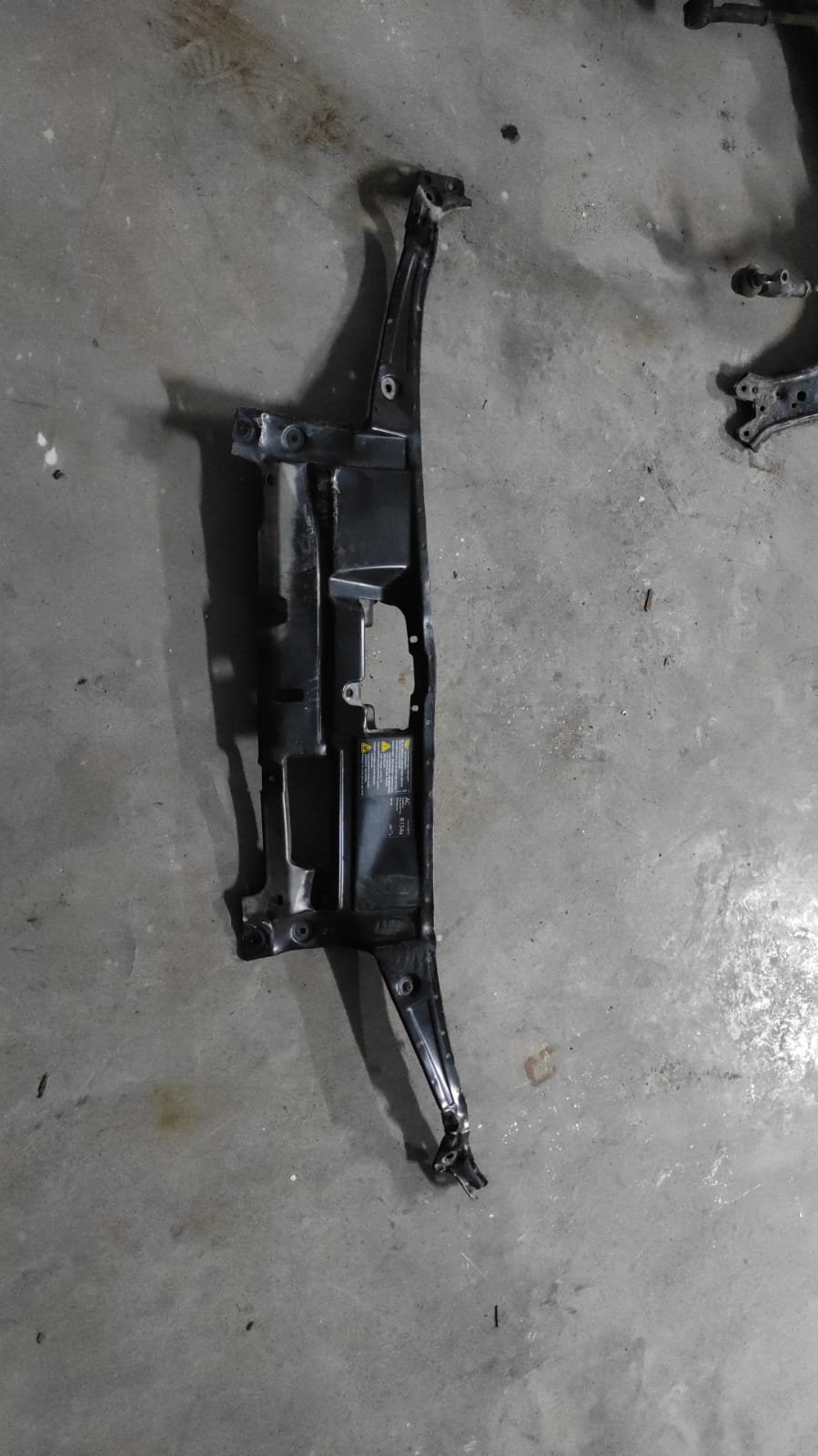 skoda-fabia-cikma-orijinal-panel-üst-demiri Skoda Fabia Çıkma Orijinal Panel Üst Demiri