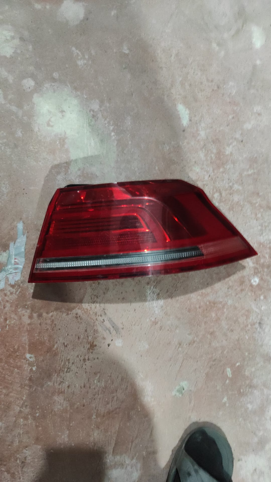 volkswagen-passat-b8-sag-dıs-stop Volkswagen Passat B8 Sağ Dış Stop