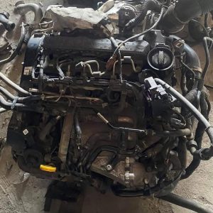 Volkswagen Passat B-8 Kasa Komple Motor DCX